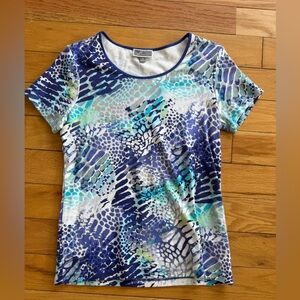 Patterned Blue and White Women's Y2K top
